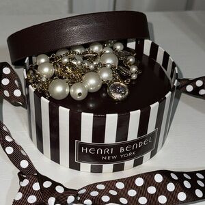 NWOT Henri Bendel purl with stone gold bracelet